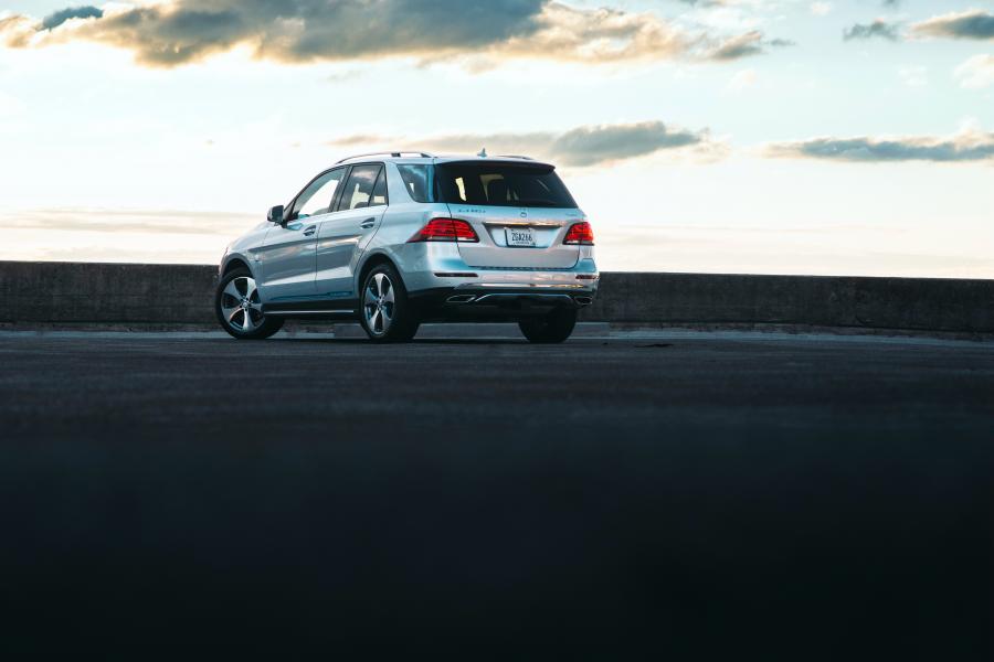  Mercedes-Benz GLE550 e 4Matic 2016 года  (NA) (фото 7 из 14)